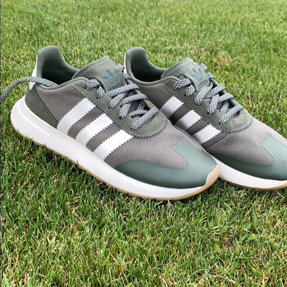 Adiadas army green shoes